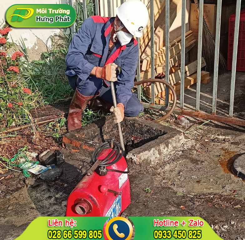 Thi c&ocirc;ng th&ocirc;ng đường cống